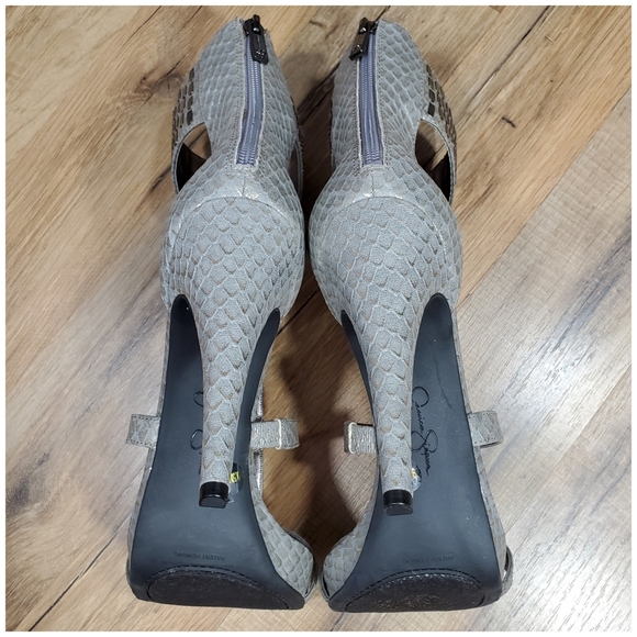 Jessica Simpson Gray Snakeskin Strappy Sandal NWOT - Picture 3 of 8